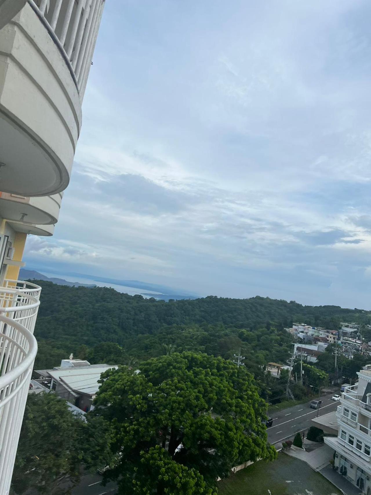 Cityland Tagaytay Taal Lake View City View Free Pool Parking Studios With Balcony Are City View Tagaytay City Luaran gambar