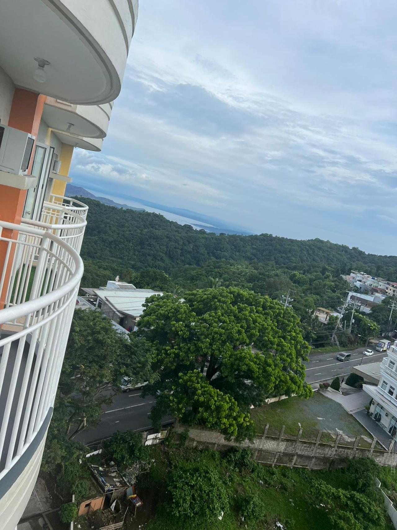 Cityland Tagaytay Taal Lake View City View Free Pool Parking Studios With Balcony Are City View Tagaytay City Luaran gambar